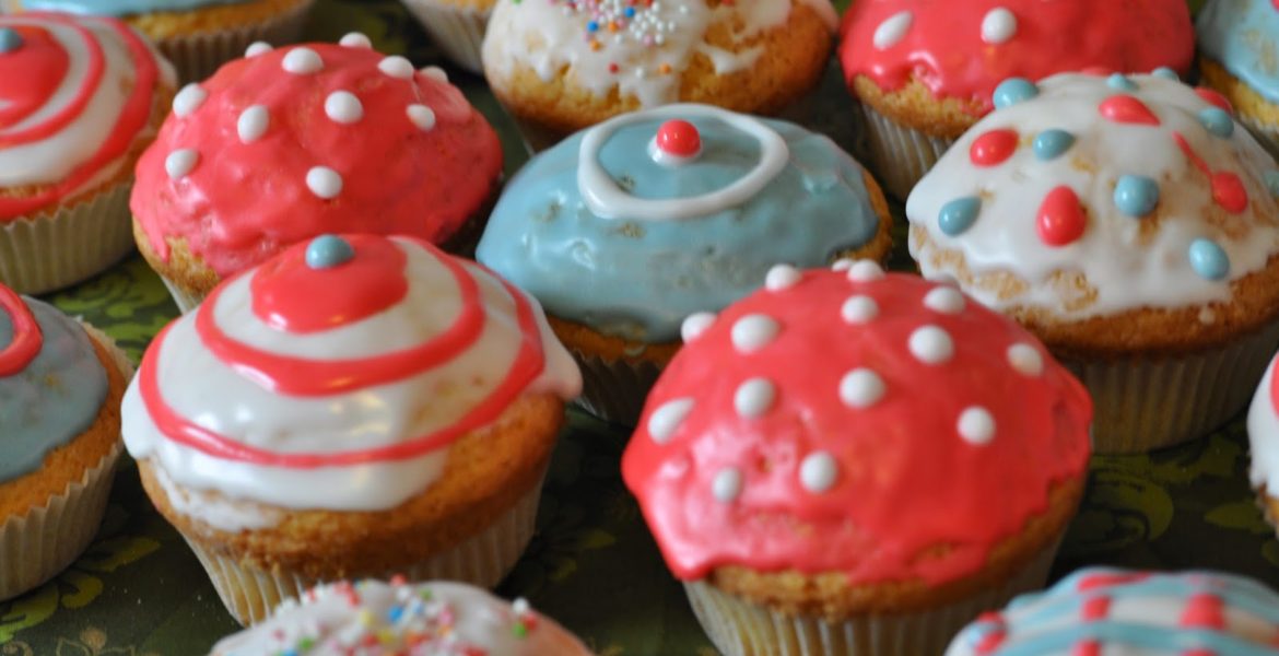 Rezept: bunte Muffins für den Kindergeburtstag - Verflixter Alltag